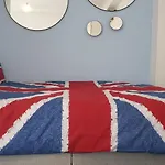 Entire Studio Aptartment On Main Edgware Road, Near Marble Arch, Oxford Street And Hyde Park